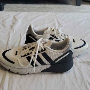 Mens 7 1\2 womans 8 1/2 lome new Nike